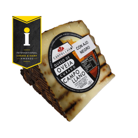 Queso de oveja curado con ajo negro