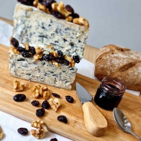 Queso azul Gaia con arándanos y nueces